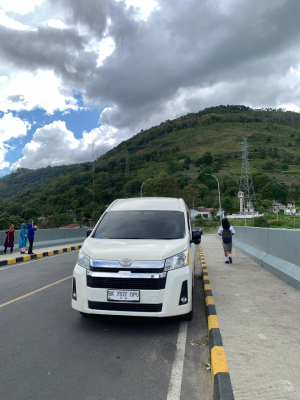 SEWA HIACE PREMIO MEDAN